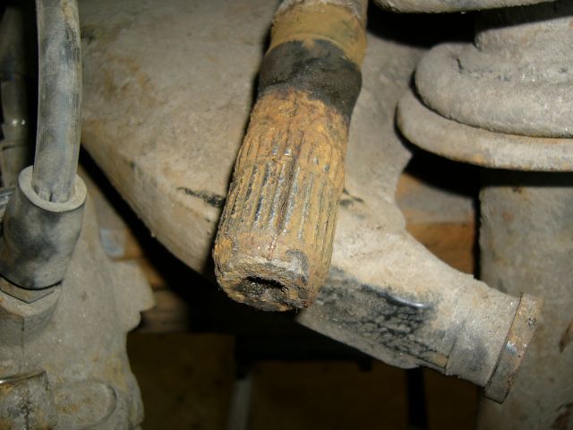 Audin siipeens� saanut vetoakseli