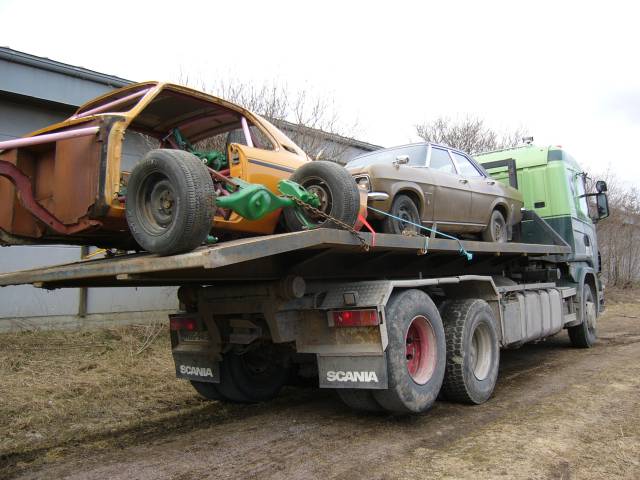 Autot lavetilla