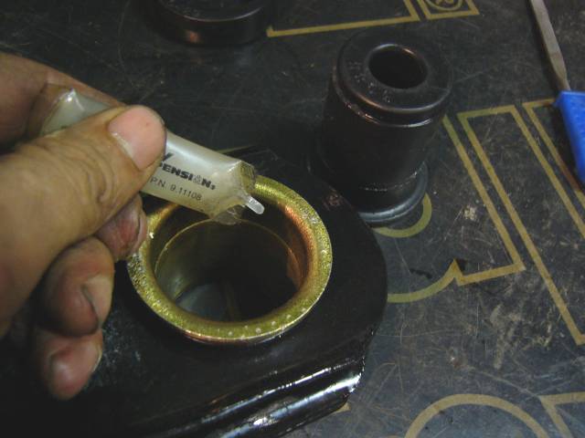 Tukivarsiholkin rasvaus